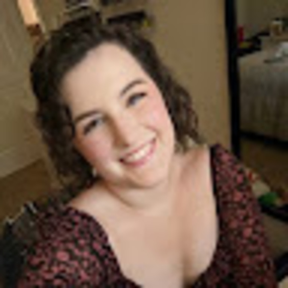 Meet your Posher, Haley - Picture 1 of 1